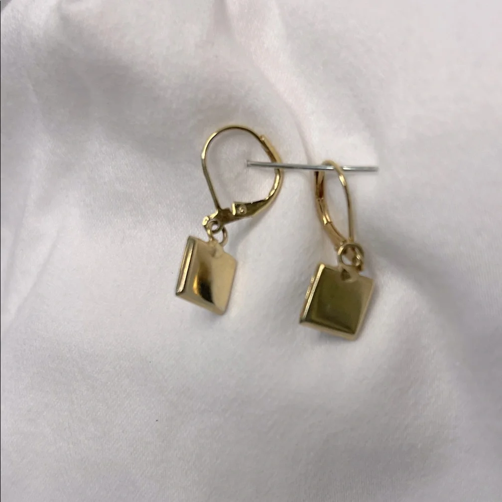 Elegant Black and Gold Square Earrings